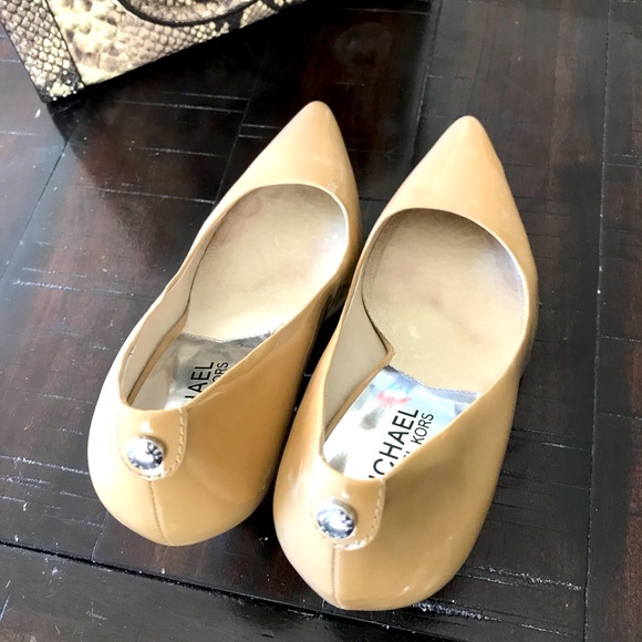 Michael kors Nude pointy toe pumps size 7 - Picture 4 of 4